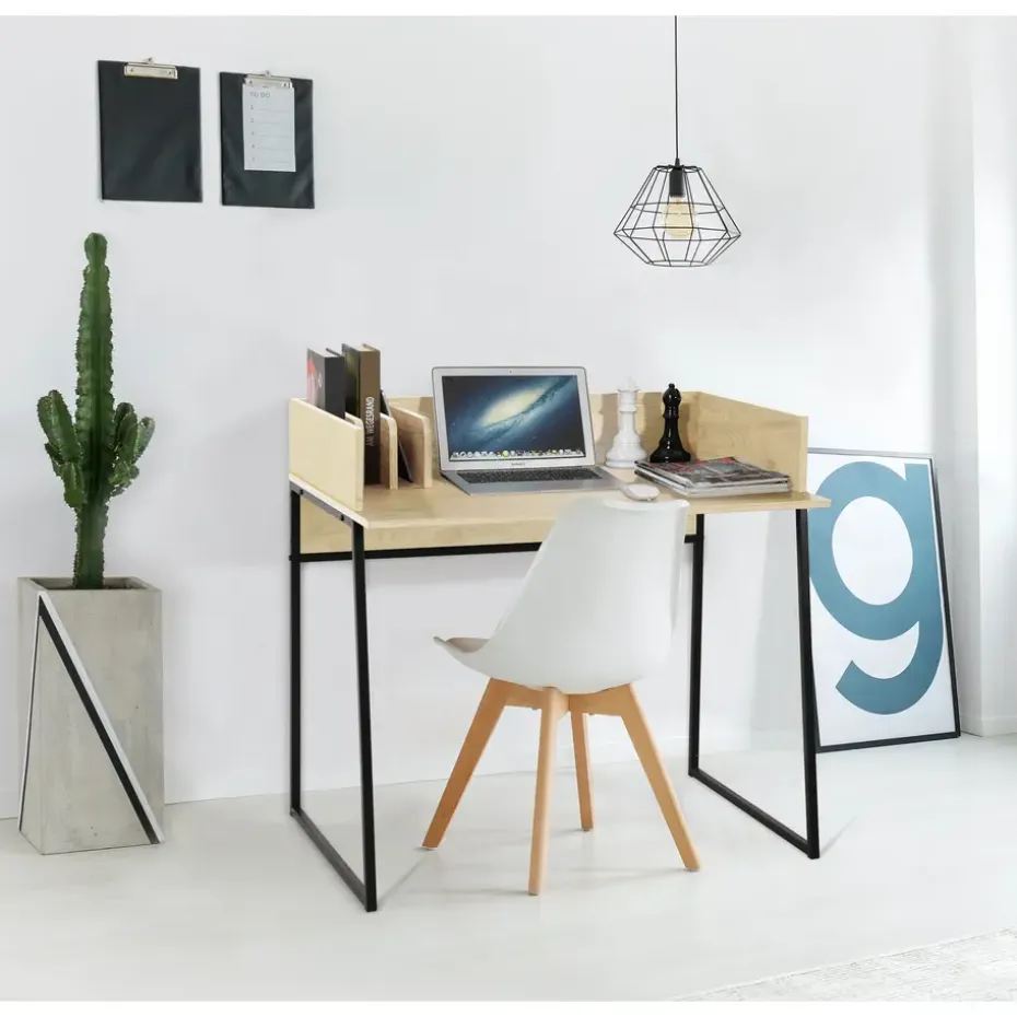 Bureau van metaal en hout in crèmekleur