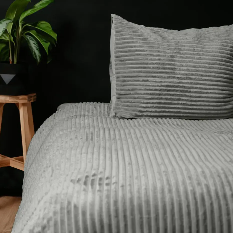 Dekbedovertrek Teddy Rib 240x220 – Fluweelzacht & Knus Design - Grijs