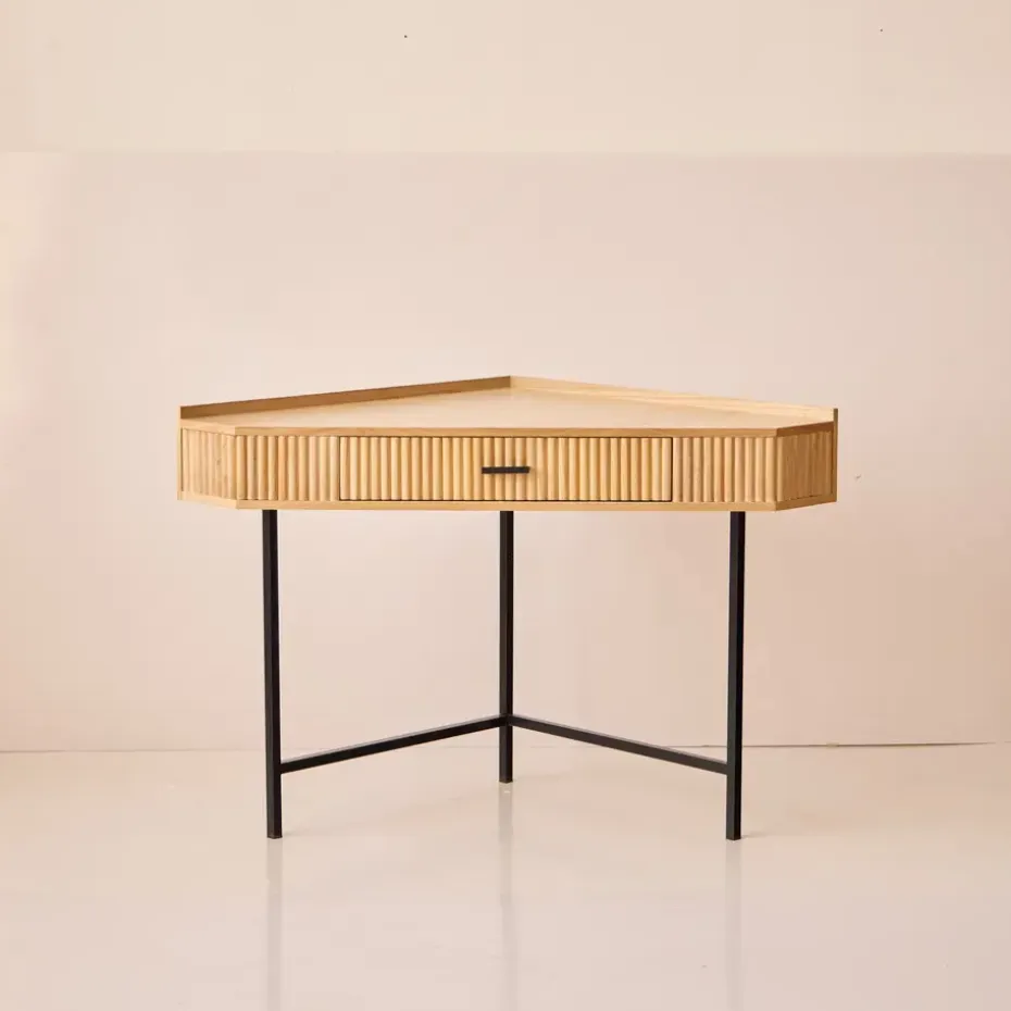 Hoekbureau van hout en metaal met 1 lade