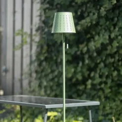 Qazqa staande buitenlampen ferre groen geïntegreerde led