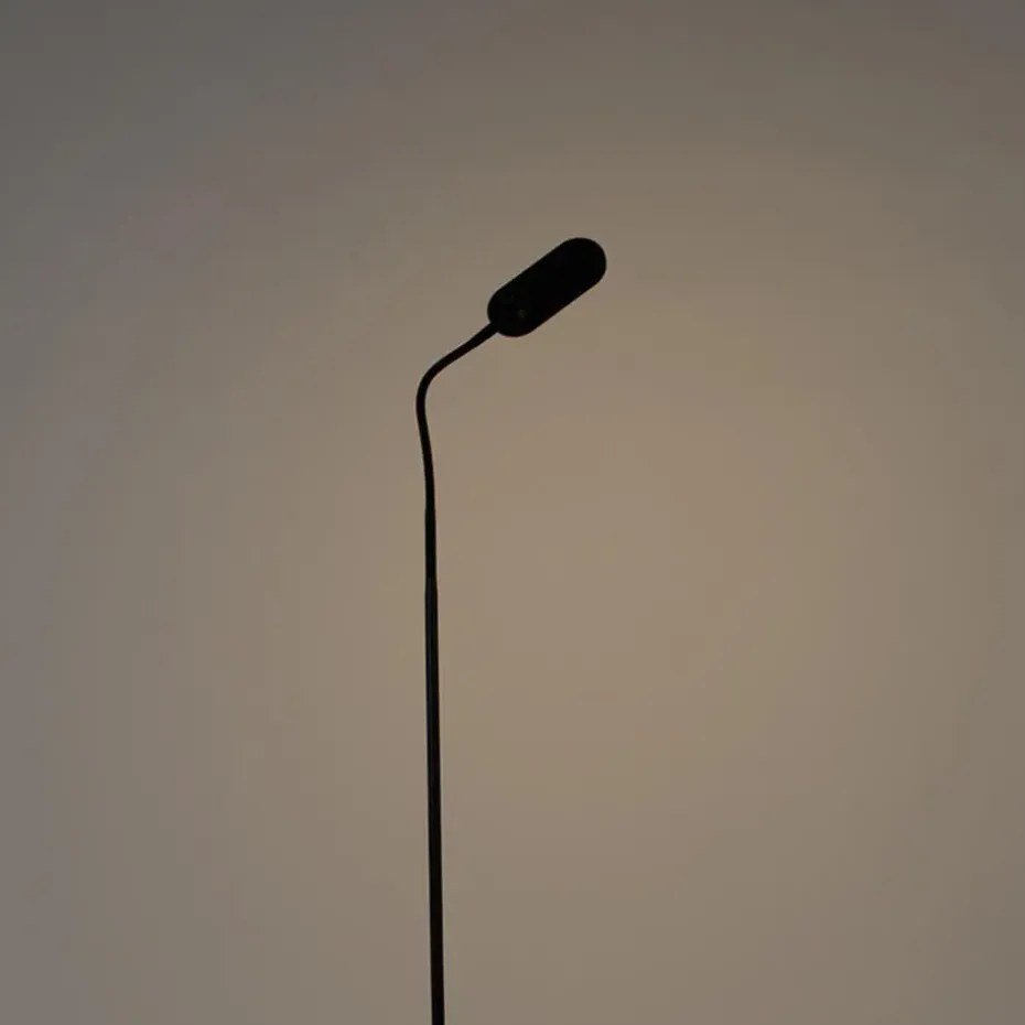Qazqa vloerlampen botot zwart geïntegreerde led