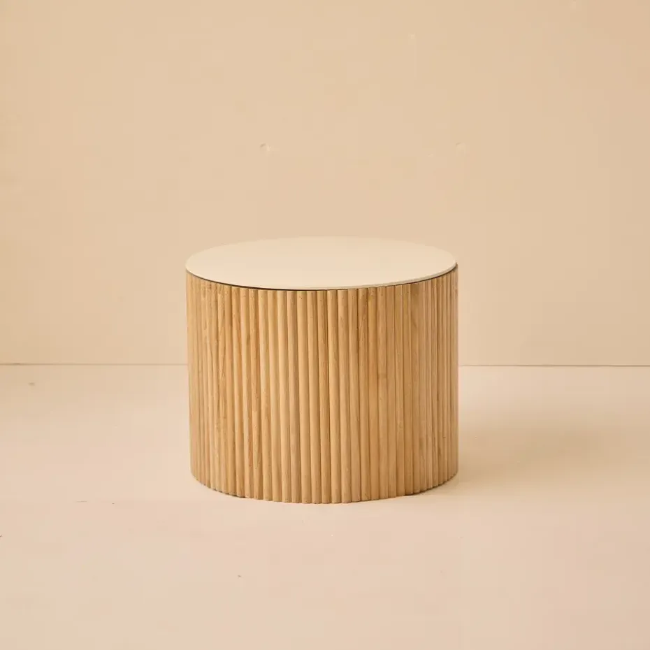 Set van 2 ronde salontafels van massief hout met opbergruimte