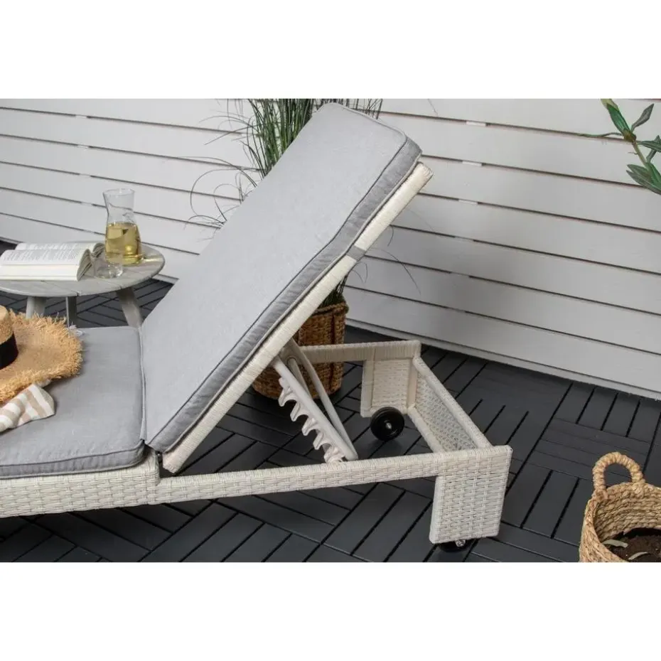 Svea - Yuri ligbed - wicker - wit/grijs